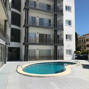  Apartment Ar Melrose Place Spain